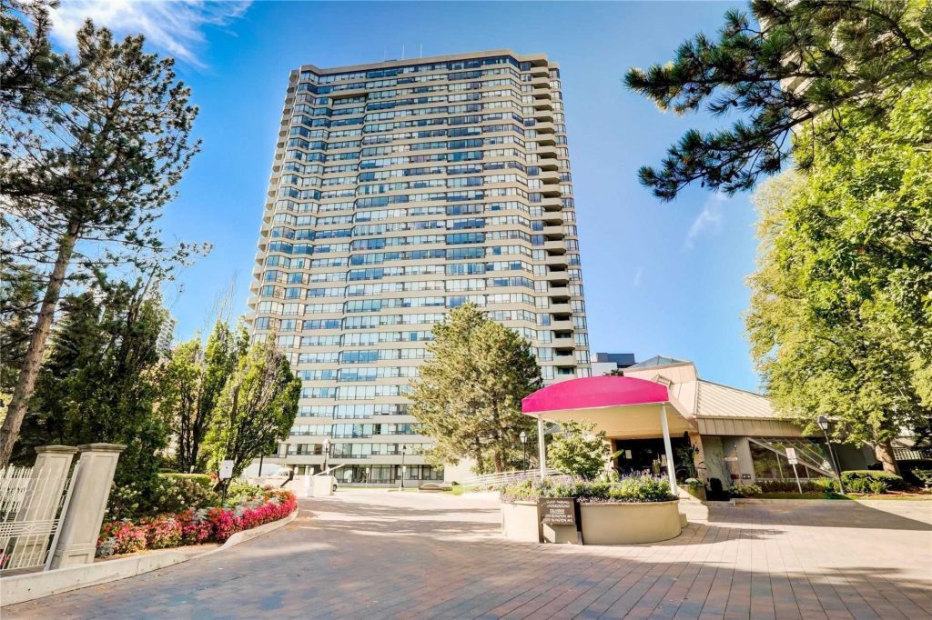 1300 Islington Ave